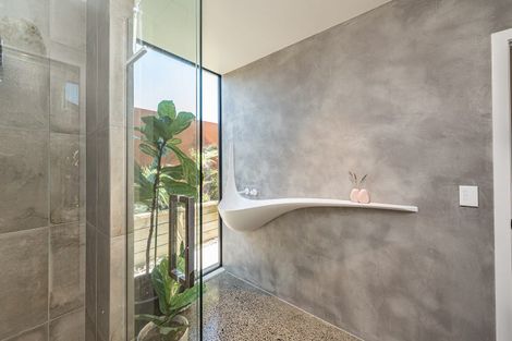 Photo of property in 24 Golf Vue Place, Castlecliff, Whanganui, 4501