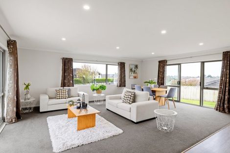 Photo of property in 33 Sylvester Crescent, Flagstaff, Hamilton, 3210