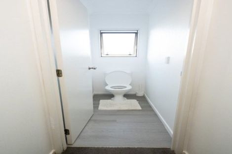 Photo of property in 25 Loughanure Place, Massey, Auckland, 0614