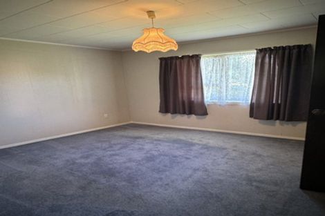 Photo of property in 2/751 Swanson Road, Swanson, Auckland, 0612