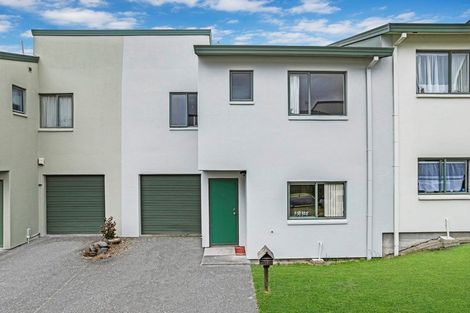 Photo of property in 12 Vitex Lane, Henderson, Auckland, 0612