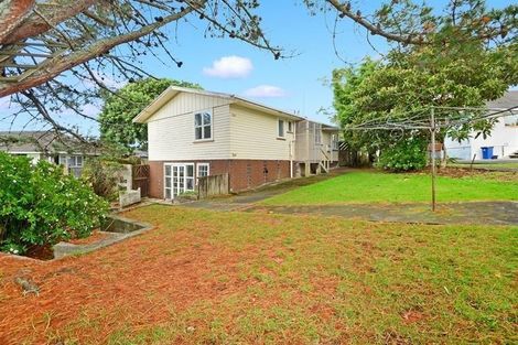 Photo of property in 82 Salisbury Road, Birkdale, Auckland, 0626