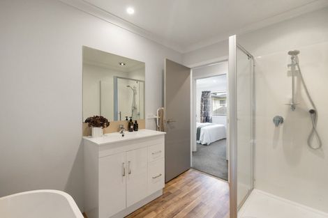 Photo of property in 82 Grey Street, Cambridge, 3434