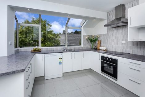 Photo of property in 46 Goldfinch Rise, Unsworth Heights, Auckland, 0632