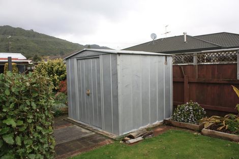 Photo of property in 4 Cranbrook Grove, Waikanae, 5036