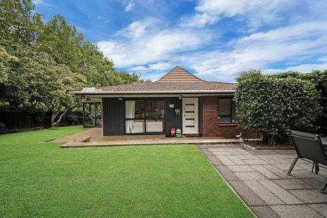 Photo of property in 2/3 Diosma Place, Botany Downs, Auckland, 2010