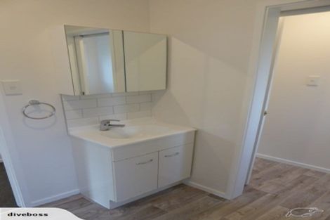 Photo of property in 12a Seaton Road, Murrays Bay, Auckland, 0630