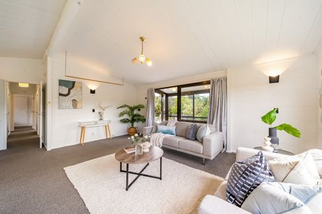 Photo of property in 22 Whitechapel Grove, Stokes Valley, Lower Hutt, 5019