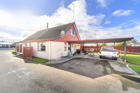 Photo of property in 46 Acacia Street, Kelvin Grove, Palmerston North, 4414