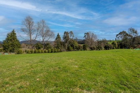 Photo of property in 70 Parerohi Grove, Kuratau, Turangi, 3381