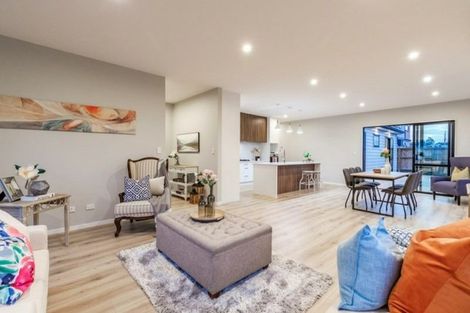 Photo of property in 15 Ropere Street, Kumeu, 0810
