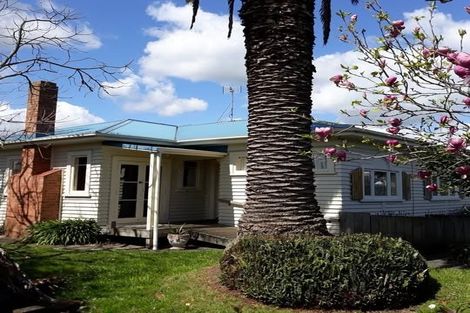 Photo of property in 94 Queen Street, Waiuku, 2123