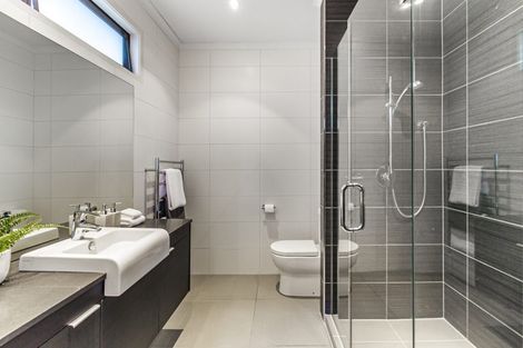 Photo of property in 2 Ashburn Close, Orewa, 0931