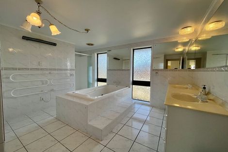 Photo of property in 3 Everglade Drive, Goodwood Heights, Auckland, 2105