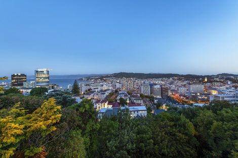 Photo of property in 9 Waiteata Road, Kelburn, Wellington, 6012