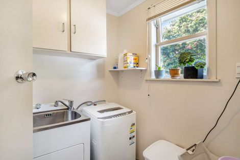 Photo of property in 14 Antrim Place, Hokowhitu, Palmerston North, 4410