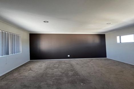 Photo of property in 6 Arrowsmith Drive, Clover Park, Auckland, 2019