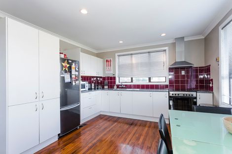 Photo of property in 33 Waldron Crescent, Green Island, Dunedin, 9018