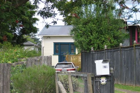 Photo of property in 1/16 Miro Street, New Lynn, Auckland, 0600
