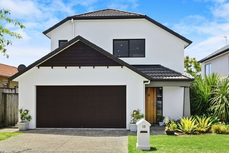 Photo of property in 15 Lilybank Crescent, East Tamaki, Auckland, 2013