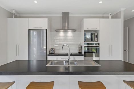 Photo of property in 172 Waikite Road, Welcome Bay, Tauranga, 3175