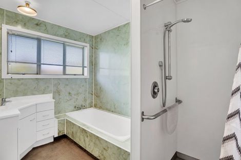 Photo of property in 37 Kowhai Street, Inglewood, 4330