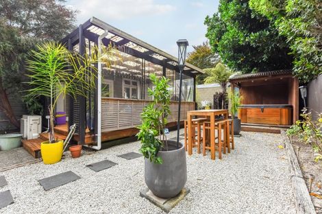 Photo of property in 48 Devon Street, Picton, 7220