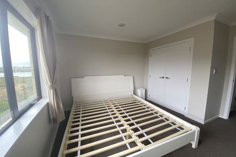 Photo of property in 7 Iwinuku Crescent, Wattle Downs, Auckland, 2103