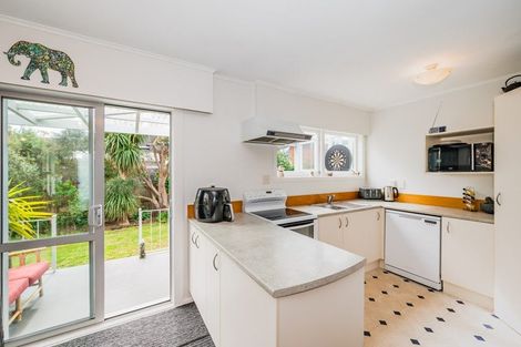 Photo of property in 33 Ocean Road, Paraparaumu Beach, Paraparaumu, 5032