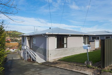 Photo of property in 33 Waldron Crescent, Green Island, Dunedin, 9018