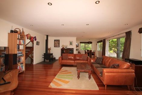 Photo of property in 23b West Lynn Road, Titirangi, Auckland, 0604