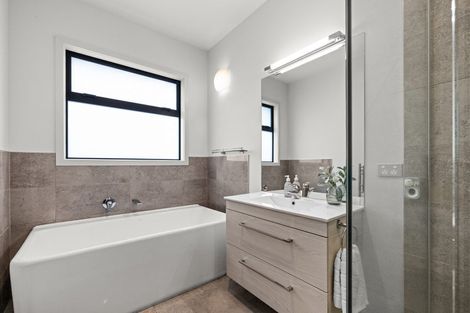 Photo of property in 7 Rotoiti Way, Poraiti, Napier, 4112