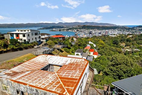 Photo of property in 4 Puketiro Avenue, Northland, Wellington, 6012