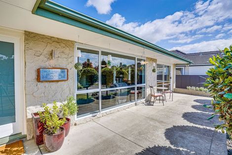 Photo of property in 11 Arlington Street, Burnside, Christchurch, 8053