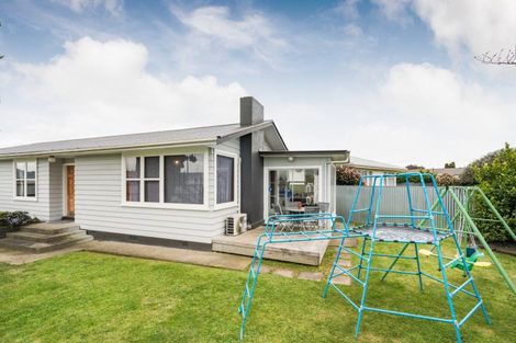 Photo of property in 87 Sutherland Crescent, Westbrook, Palmerston North, 4412