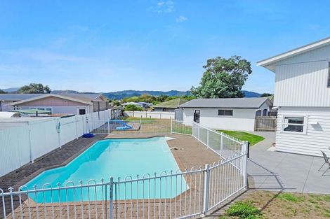 Photo of property in 3 Dennis Grove, Paraparaumu Beach, Paraparaumu, 5032