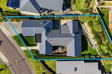 Photo of property in 6 Hollyford Place, Aotea, Porirua, 5024