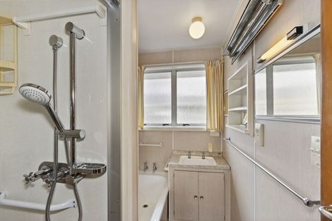 Photo of property in 62 Greendale Avenue, Avonhead, Christchurch, 8042