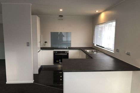 Photo of property in 1 Ryden Place, Glen Eden, Auckland, 0602