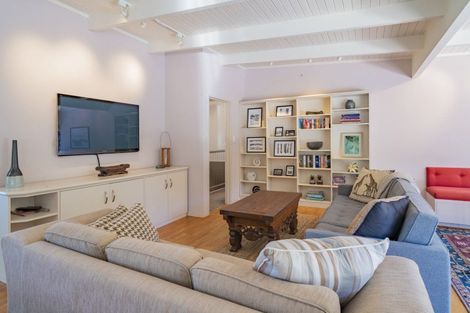 Photo of property in 3 Puriri Place, Whitianga, 3510