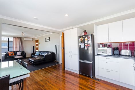 Photo of property in 33 Waldron Crescent, Green Island, Dunedin, 9018