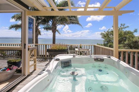 Photo of property in 28 Crispe Road, Clarks Beach, 2122