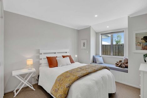 Photo of property in 6 Hunter Lane, Amberley, 7410