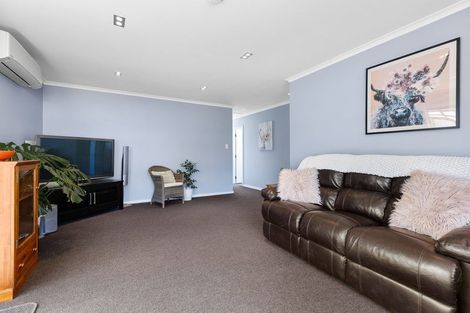 Photo of property in 9 Regent Place, Blagdon, New Plymouth, 4310