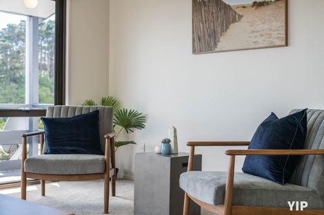 Photo of property in 44 Colchester Crescent, Newlands, Wellington, 6037