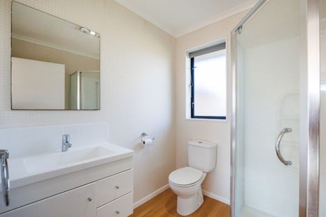 Photo of property in 15 Orlando Way, Kelvin Grove, Palmerston North, 4414