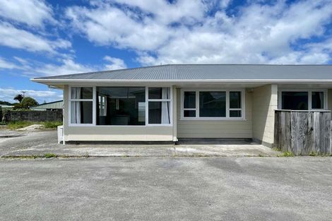 Photo of property in 4 Simons Street, Moturoa, New Plymouth, 4310