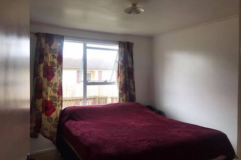 Photo of property in 1/3 Sparrow Place, Weymouth, Auckland, 2103