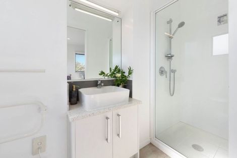 Photo of property in 6 Nagle Place, Golflands, Auckland, 2013