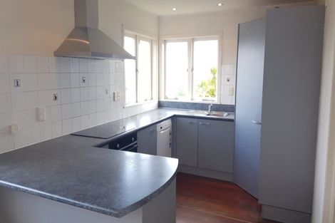 Photo of property in 204 East Coast Road, Forrest Hill, Auckland, 0620